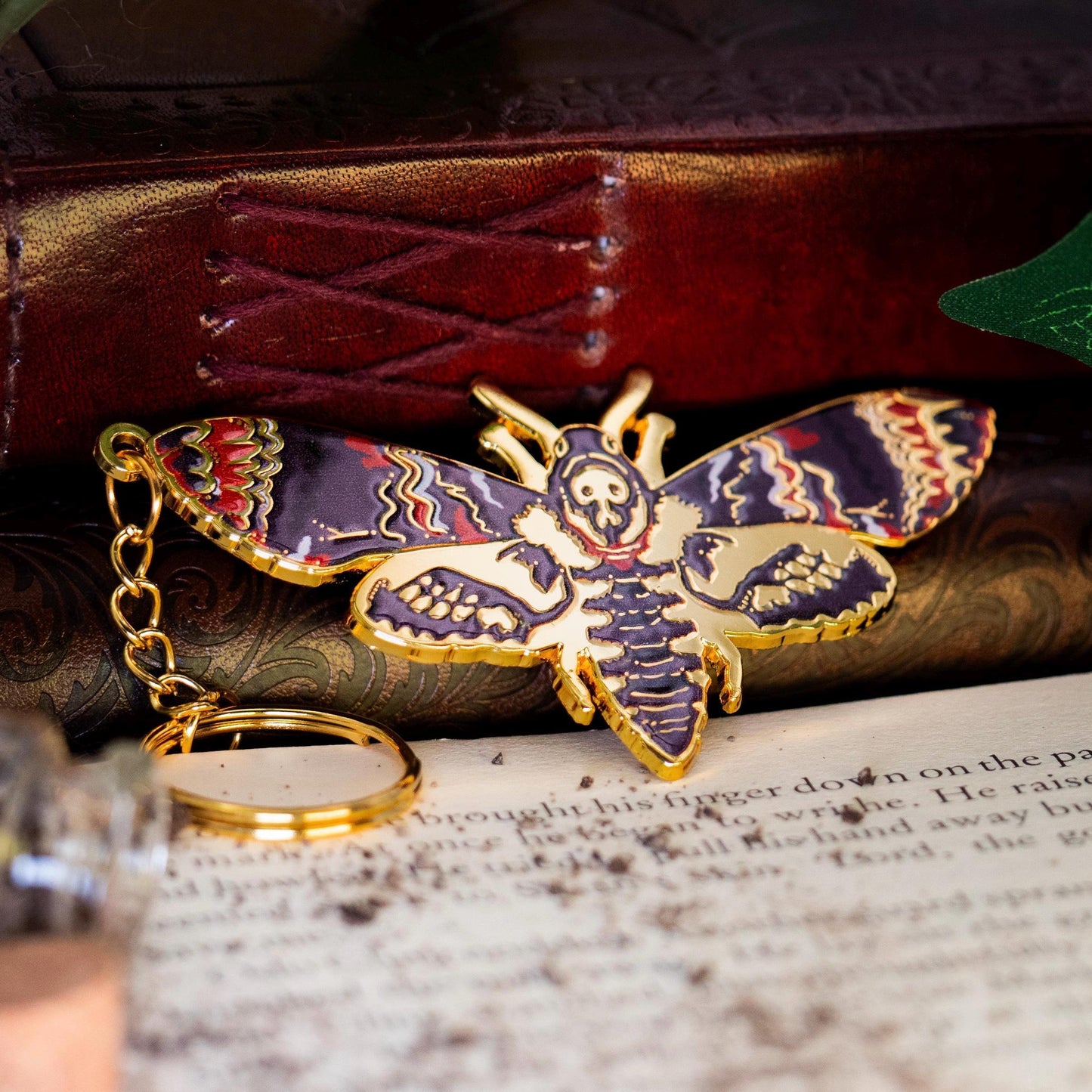 Deadhead Moth ~ Death's-head hawkmoth - Acherontia atropos | Hard Enamel Keychain - Nymeris Art